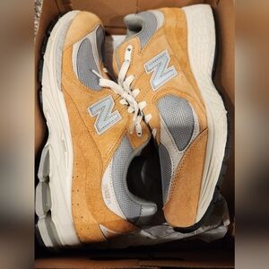 New Balance 2002R